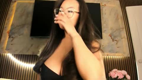 Snapshot of blackmilk_01 chatting on September 23, 2025, 10:18 am Karina online show from September 23, 2025, 10:18 am