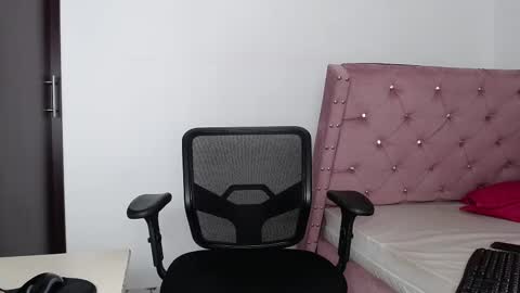 Twtter 1MikeBeckford            Onlyfns beckfordmike online show from March 2, 2025, 7:02 pm