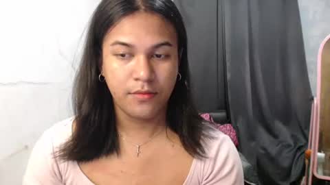 Ellez online show from November 10, 2025, 9:14 pm