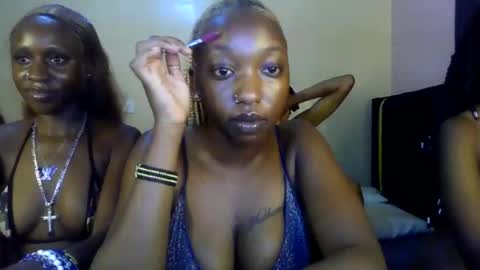 blackqueen2030  online show from May 25, 2026, 6:08 am