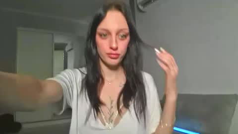 Ivy online show from October 21, 2025, 11:22 am