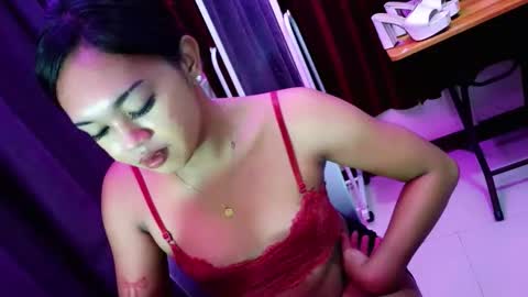 sweetyluna online show from May 28, 2026, 2:53 am