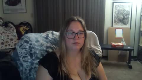 bladesizzo3111 online show from February 23, 2026, 12:19 am