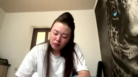 Hana  online show from June 7, 2026, 4:27 am