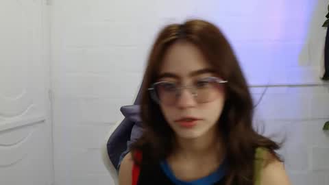   online show from September 18, 2025, 12:29 pm