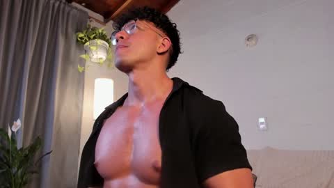 Snapshot of blake_levi chatting on January 10, 2025, 2:14 am Blake Levi Independent Model online show from January 10, 2025, 2:14 am