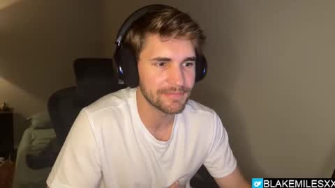 Snapshot of blakemiles2 chatting on October 13, 2025, 1:27 am Blake Miles online show from October 13, 2025, 1:27 am