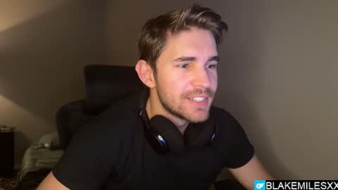 Snapshot of blakemiles2 chatting on November 9, 2025, 4:55 am Blake Miles online show from November 9, 2025, 4:55 am