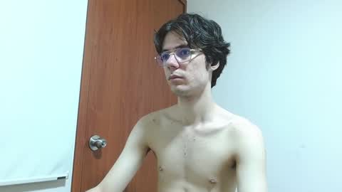 Snapshot of blakeshatter chatting on January 3, 2025, 4:48 pm blakeshatter online show from January 3, 2025, 4:48 pm