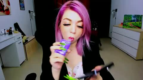 Nicole online show from December 24, 2024, 8:11 am