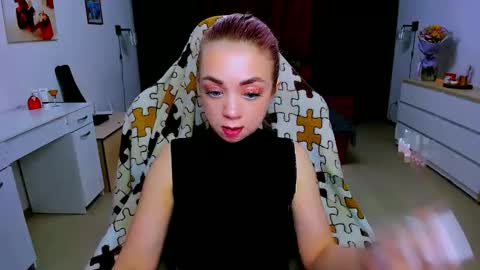 Nicole online show from February 5, 2025, 12:17 pm