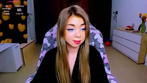 Nicole online show from March 11, 2025, 6:21 am