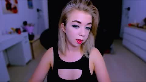 Nicole online show from September 27, 2025, 12:43 pm