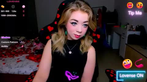 Nicole online show from February 18, 2026, 5:25 am