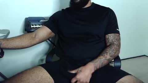 Snapshot of blksgr09 chatting on October 22, 2025, 10:42 pm blksgr09 online show from October 22, 2025, 10:42 pm