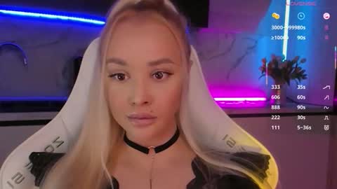 Lana online show from December 3, 2025, 7:38 am