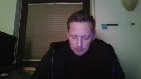 blonde32m online show from December 5, 2024, 4:01 pm