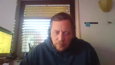 blonde32m online show from November 3, 2025, 2:18 pm