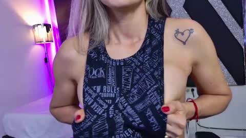 alejandra online show from February 9, 2026, 2:04 am