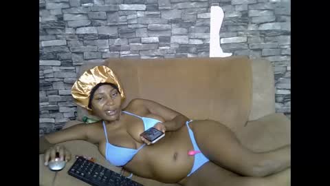 blonde_creamy online show from May 21, 2026, 1:12 am