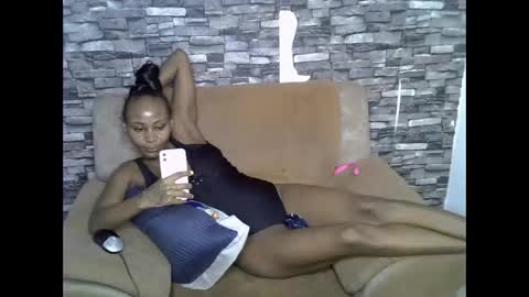 blonde_creamy online show from May 31, 2026, 6:09 pm