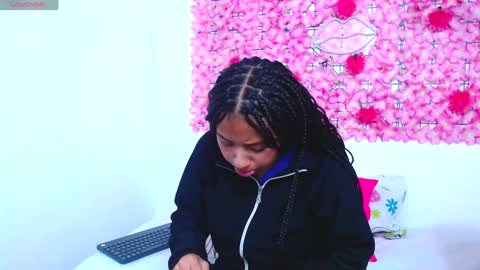 blonde_squirt_ online show from January 7, 2025, 11:48 am