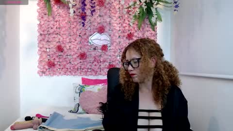 blonde_squirt_ online show from January 31, 2025, 3:52 am