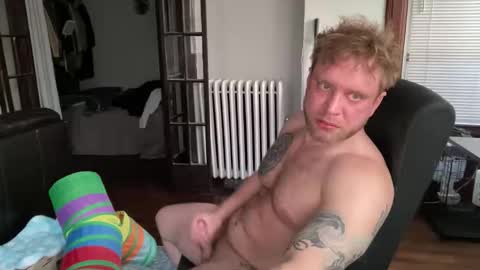 blondebluebear online show from February 4, 2026, 10:04 pm