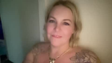 Snapshot of blondejj chatting on January 2, 2025, 7:44 am JJ online show from January 2, 2025, 7:44 am
