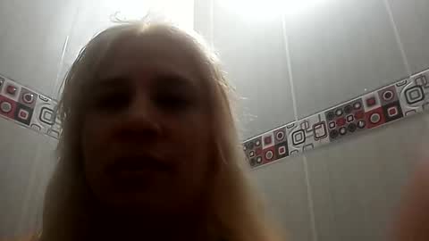 Blondie online show from November 20, 2025, 2:45 am