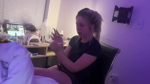 blondieangel11 online show from May 23, 2026, 7:02 am