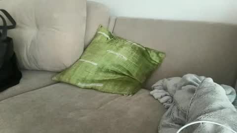 IM TRYNG online show from November 16, 2025, 10:48 pm