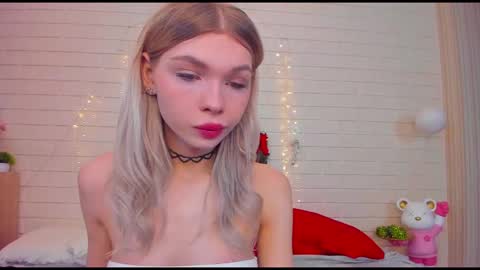blondy_fina online show from February 3, 2026, 4:32 am