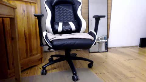 blondyelena online show from March 4, 2025, 7:51 am