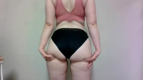 Snapshot of bloomfielda16 chatting on July 14, 2026, 9:31 pm lucylove online show from July 14, 2026, 9:31 pm