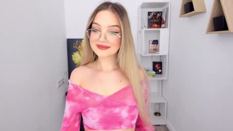 Sophia online show from January 21, 2025, 3:21 pm