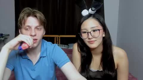 Snapshot of blossomandbee chatting on October 21, 2025, 10:10 pm Sasha and Maria online show from October 21, 2025, 10:10 pm