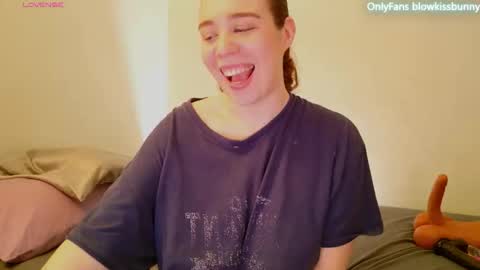 Snapshot of blowkissbunny chatting on March 2, 2026, 7:37 am Blow Kiss Bunny online show from March 2, 2026, 7:37 am