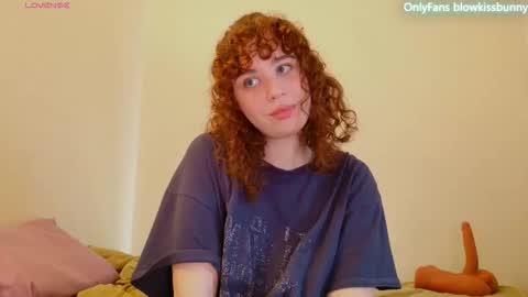 Snapshot of blowkissbunny chatting on March 4, 2026, 2:12 pm Blow Kiss Bunny online show from March 4, 2026, 2:12 pm