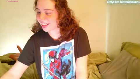 Blow Kiss Bunny online show from April 12, 2026, 4:06 am