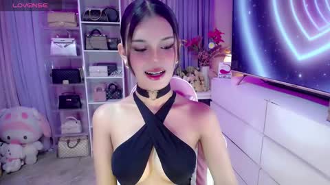 Snapshot of blue_aiveexx chatting on October 12, 2025, 5:17 am aivee online show from October 12, 2025, 5:17 am