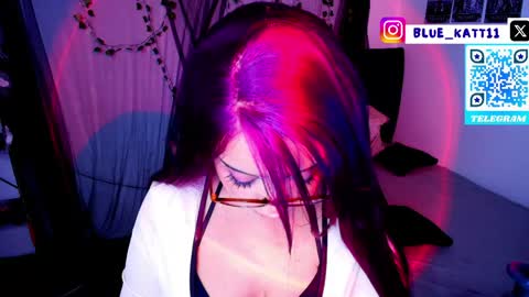 blue katt online show from April 19, 2026, 8:33 pm