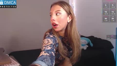 Blue online show from December 21, 2025, 4:14 pm