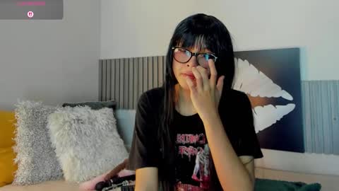 blue_sixx online show from November 5, 2025, 10:32 pm