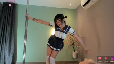 blue_sixx online show from April 17, 2026, 10:13 pm