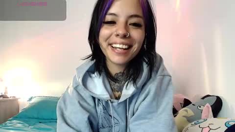 Snapshot of blue_tatuu1 chatting on December 10, 2024, 12:28 am Alice bleu for friends online show from December 10, 2024, 12:28 am