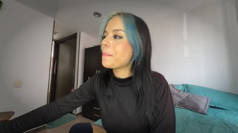 Snapshot of blue_tatuu1 chatting on January 6, 2026, 4:43 pm Alice bleu for friends online show from January 6, 2026, 4:43 pm