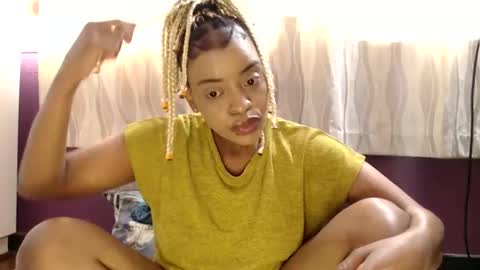 Snapshot of bluedi622952 chatting on December 22, 2025, 9:17 am Tee online show from December 22, 2025, 9:17 am