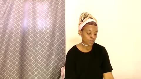 Snapshot of bluedi622952 chatting on January 18, 2026, 7:01 am Tee online show from January 18, 2026, 7:01 am