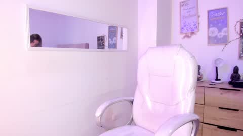        online show from February 8, 2025, 3:21 pm